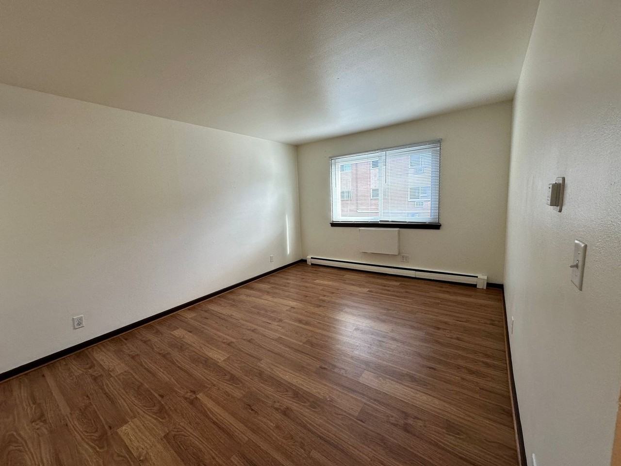 2812 Bolivar Apts. - Photo 7 of 11