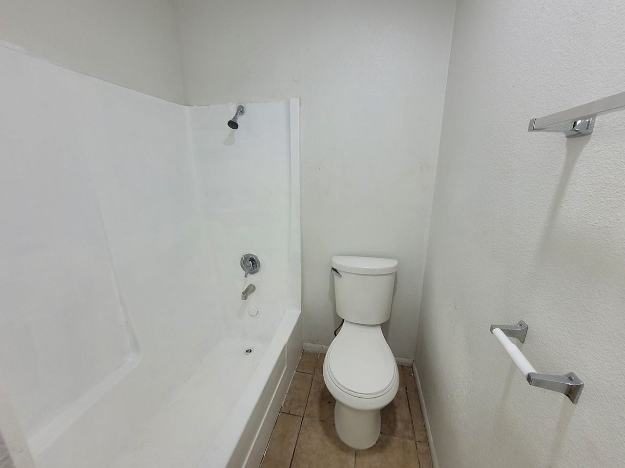 Virginia Manor - Photo 6 of 17