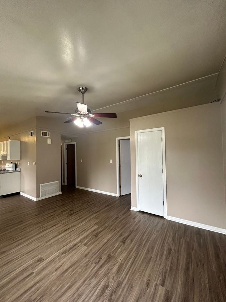 1125 Davis Dr - Photo 4 of 14