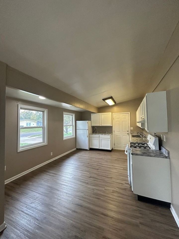 1125 Davis Dr - Photo 5 of 14