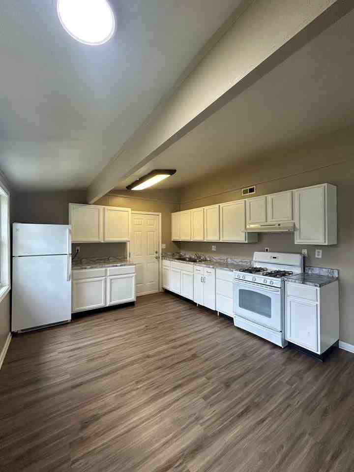 1125 Davis Dr - Photo 6 of 14