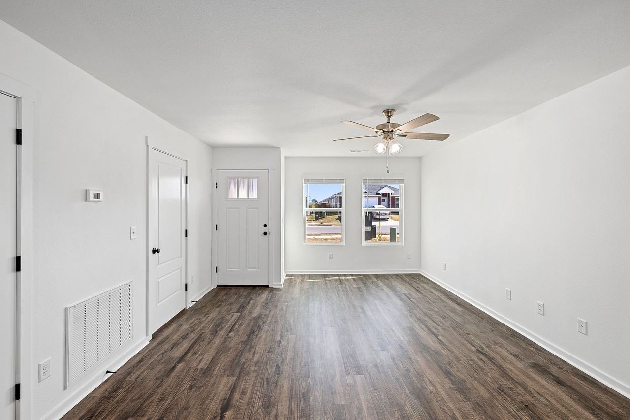 732 Short Leaf Ln - Photo 3 of 28