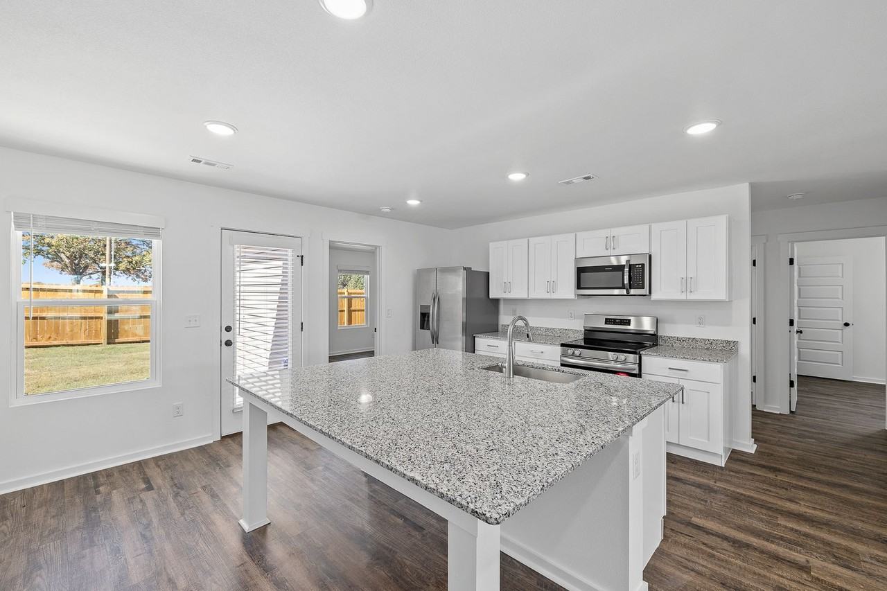 732 Short Leaf Ln - Photo 5 of 28