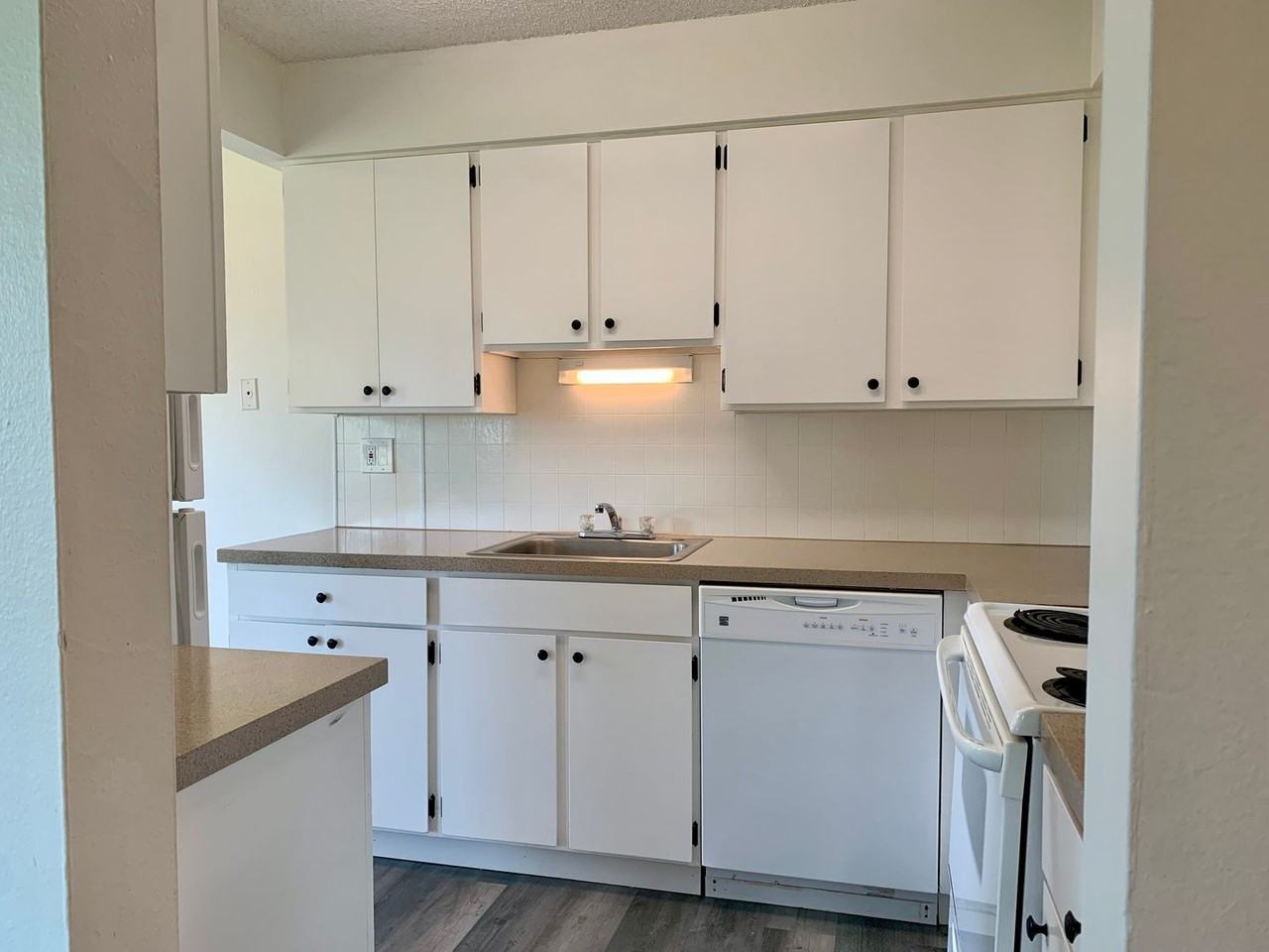 ES2275 -Eagle Rock Apartments - Photo 3 of 25