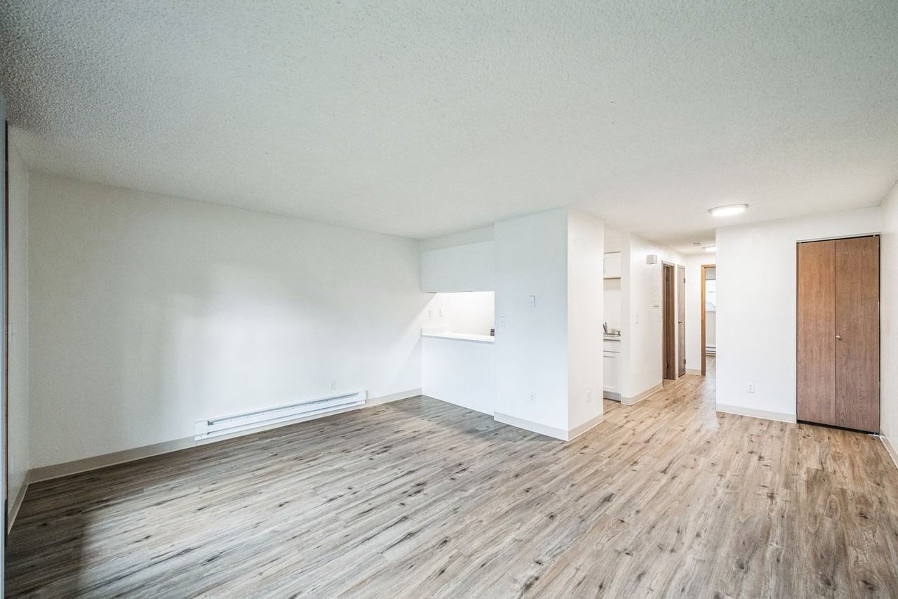 The 1800 Place Apartments - Photo 5 of 28