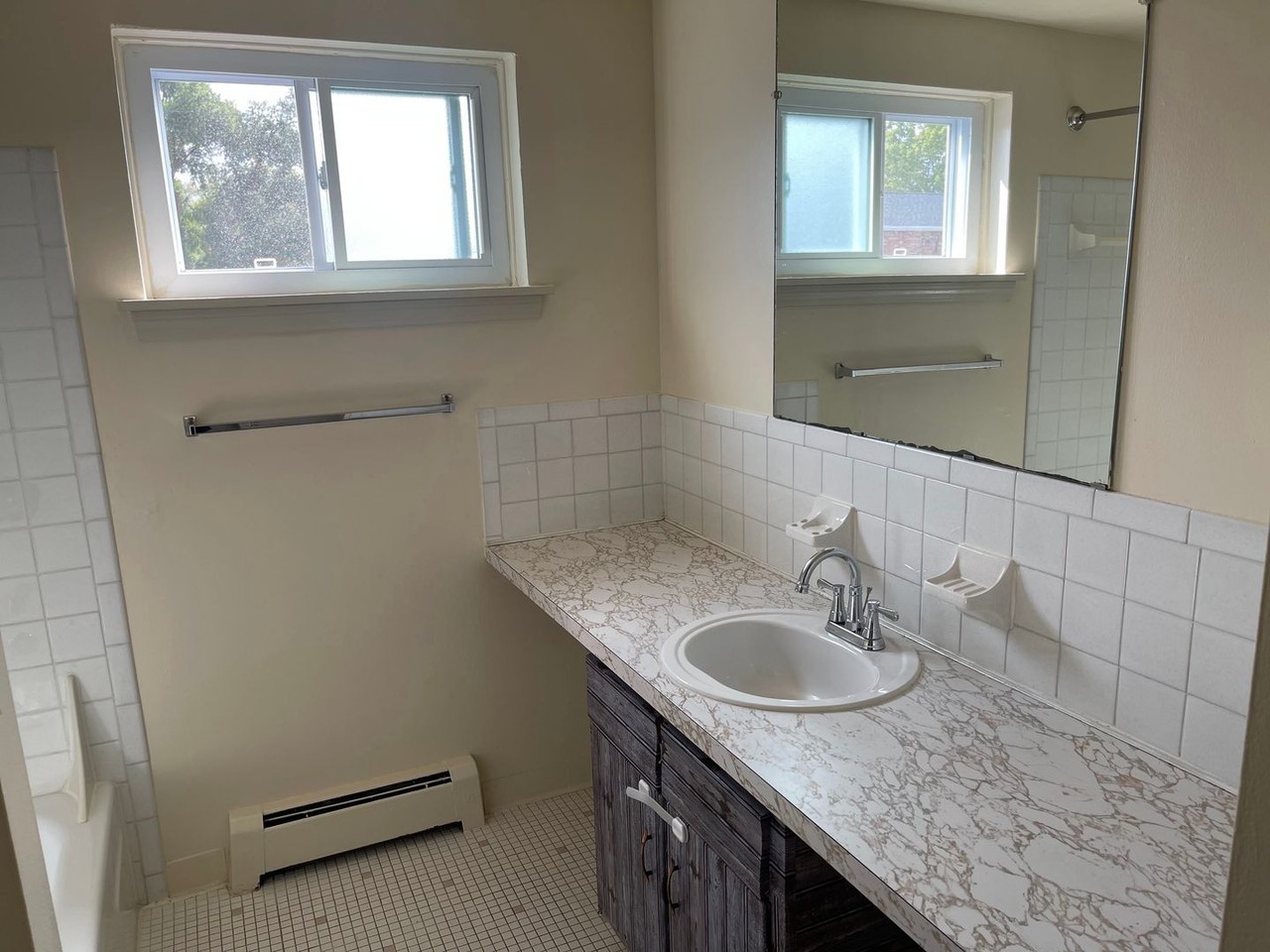 Lancer Court Apartments - Photo 6 of 22