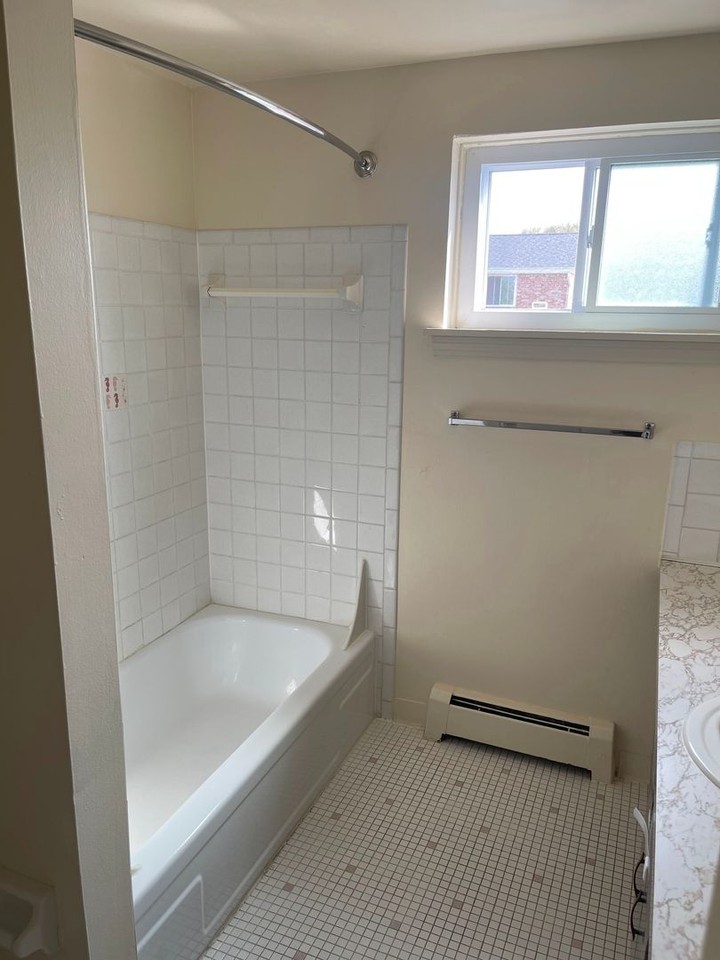 Lancer Court Apartments - Photo 7 of 22
