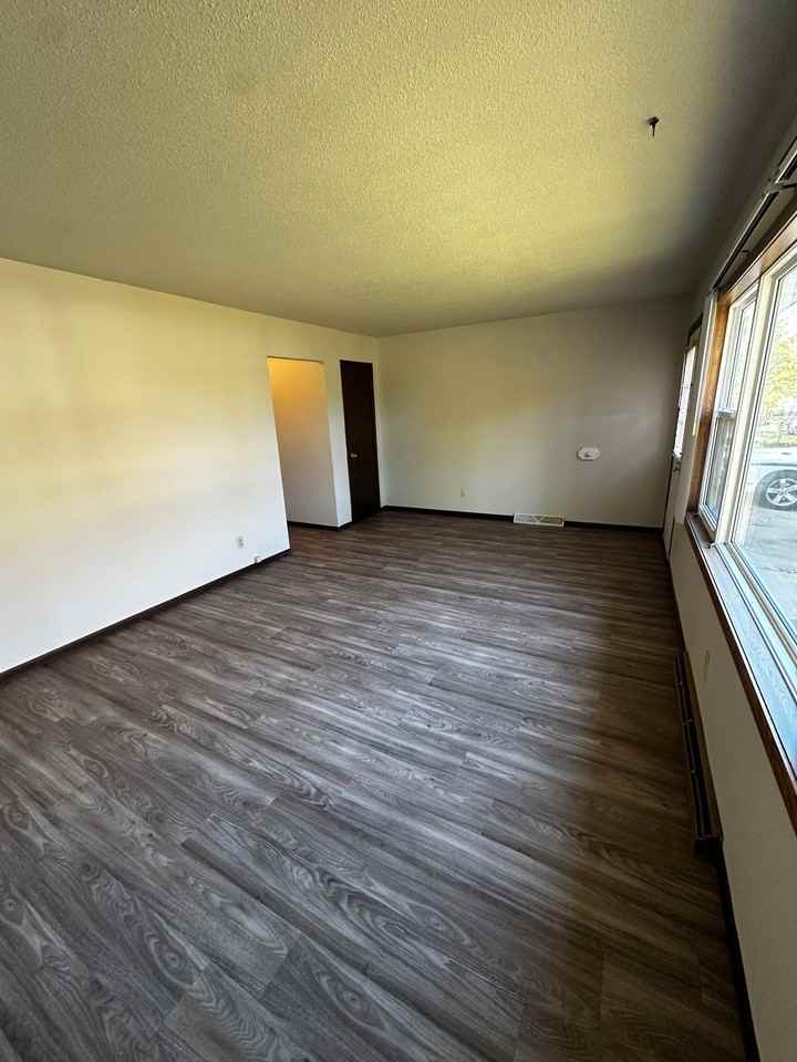 2820-2822 Beverly Hills Dr - Photo 2 of 6