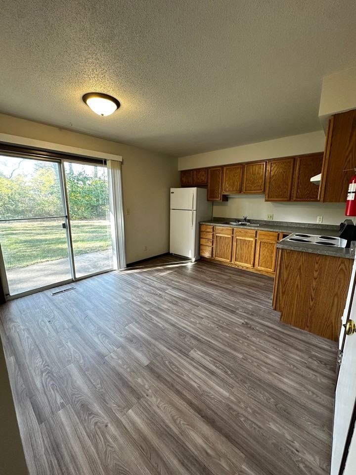 2820-2822 Beverly Hills Dr - Photo 4 of 6