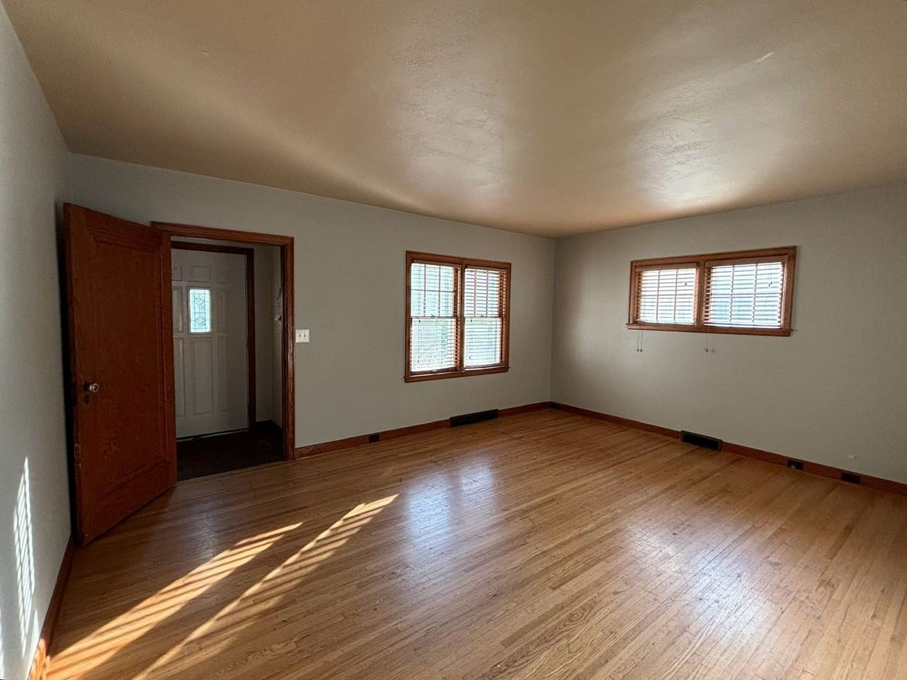 1202 4th Ave S - Photo 7 of 21