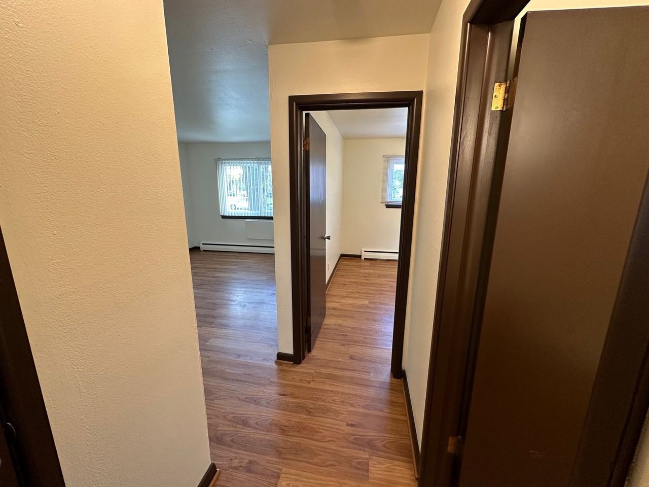 2910 Bolivar Apts - Photo 5 of 24