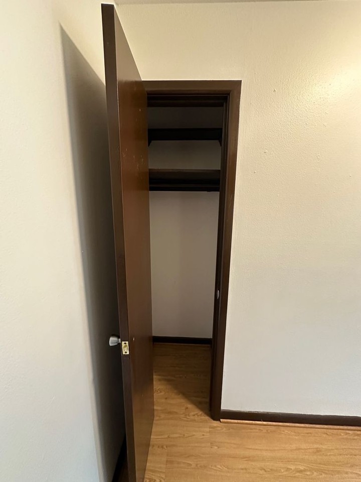 2910 Bolivar Apts - Photo 4 of 23