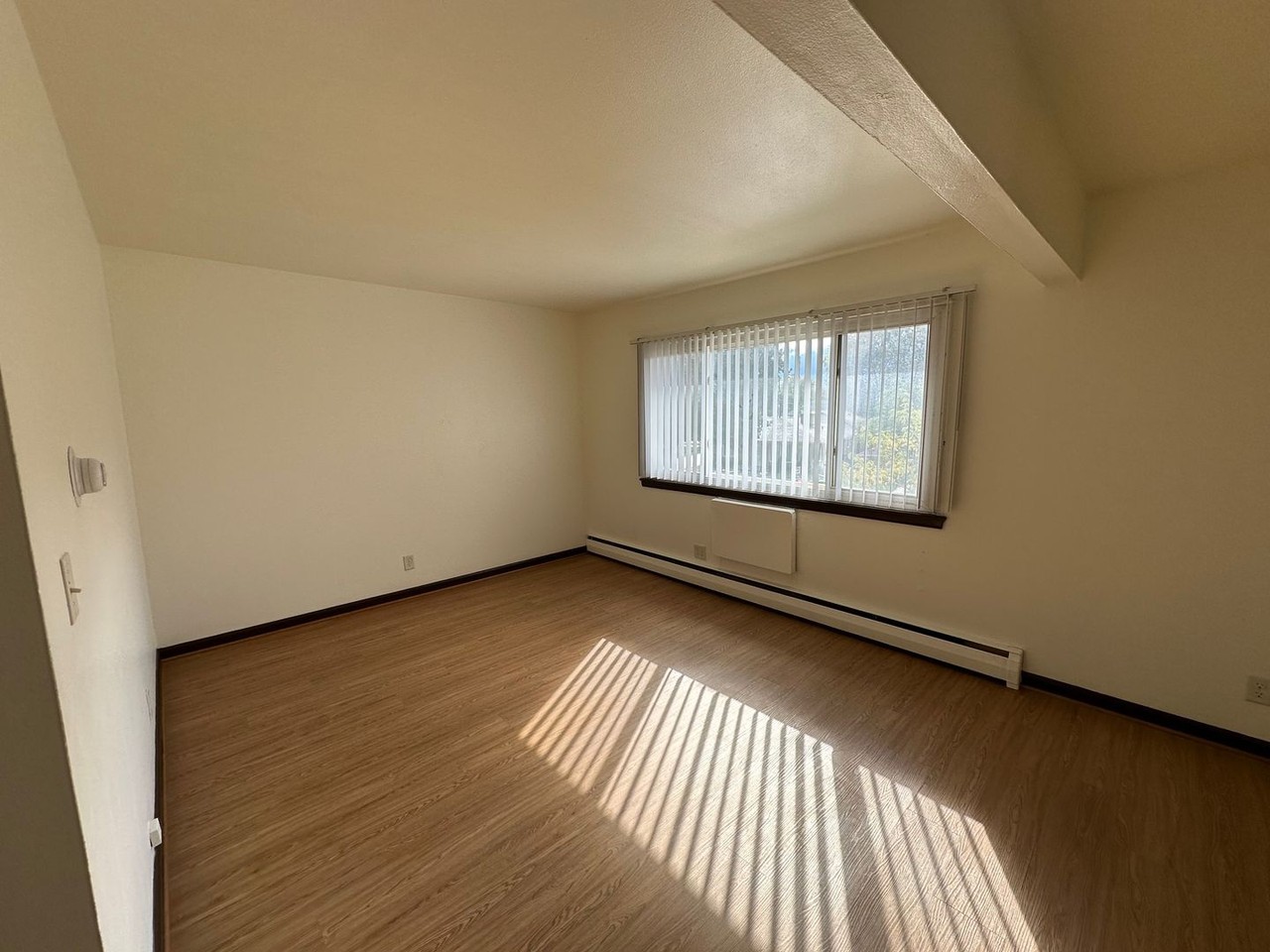 2910 Bolivar Apts - Photo 6 of 23