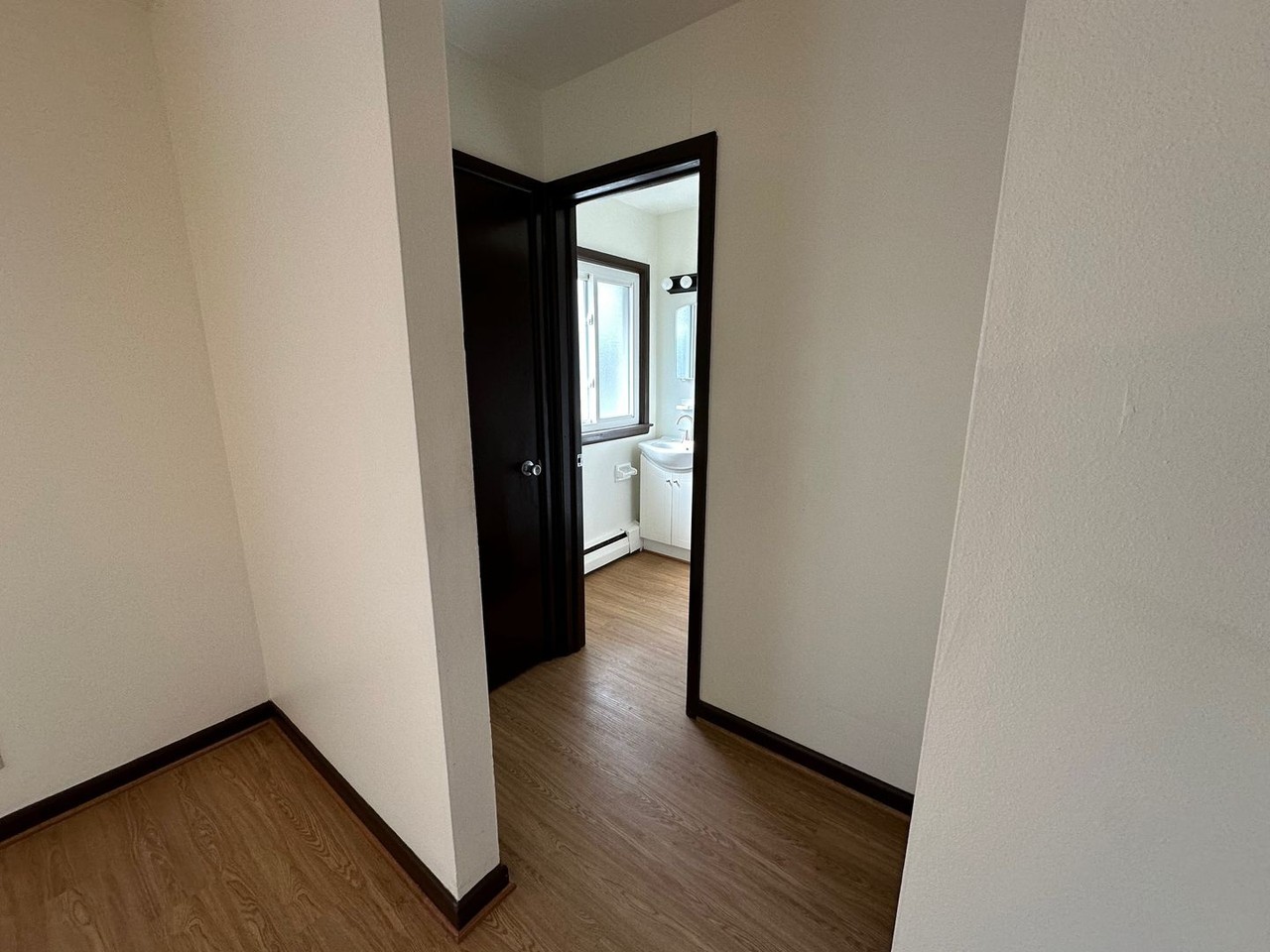 2910 Bolivar Apts - Photo 7 of 23