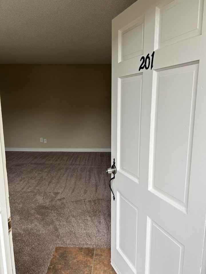 Le Chateau - Photo 3 of 31