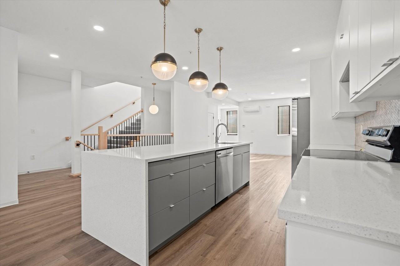 Blume Shawnee - Photo 2 of 39