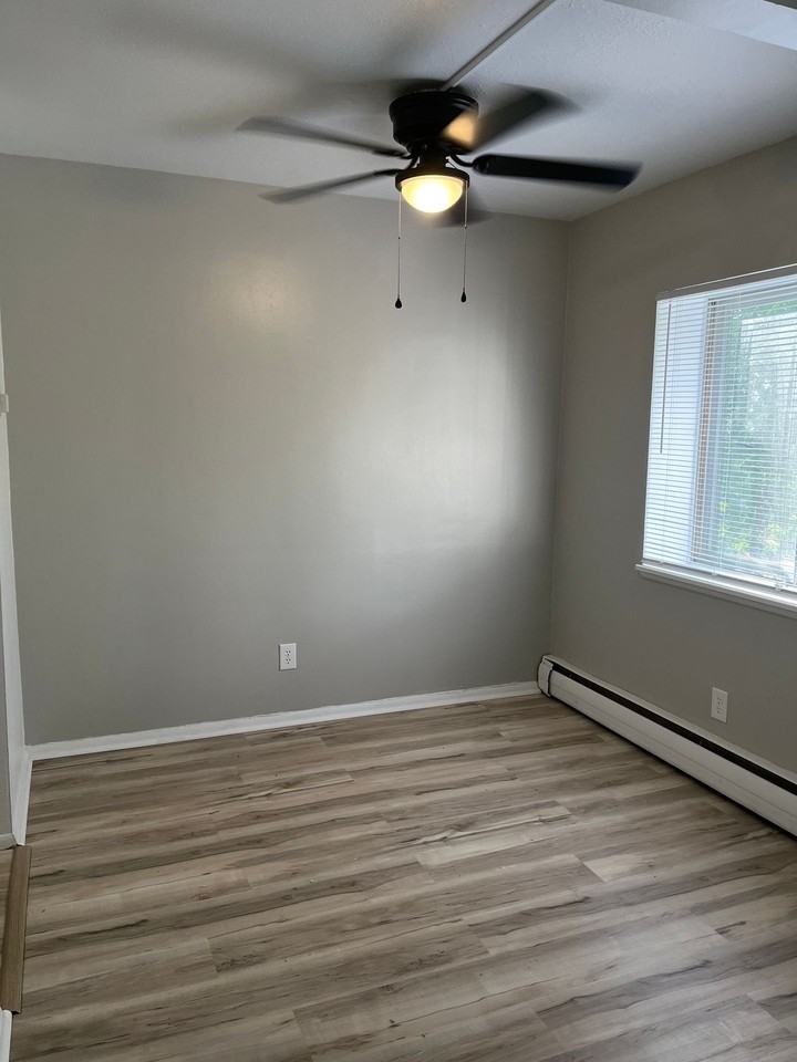 2 bedroom Apartment - Photo 4 of 17