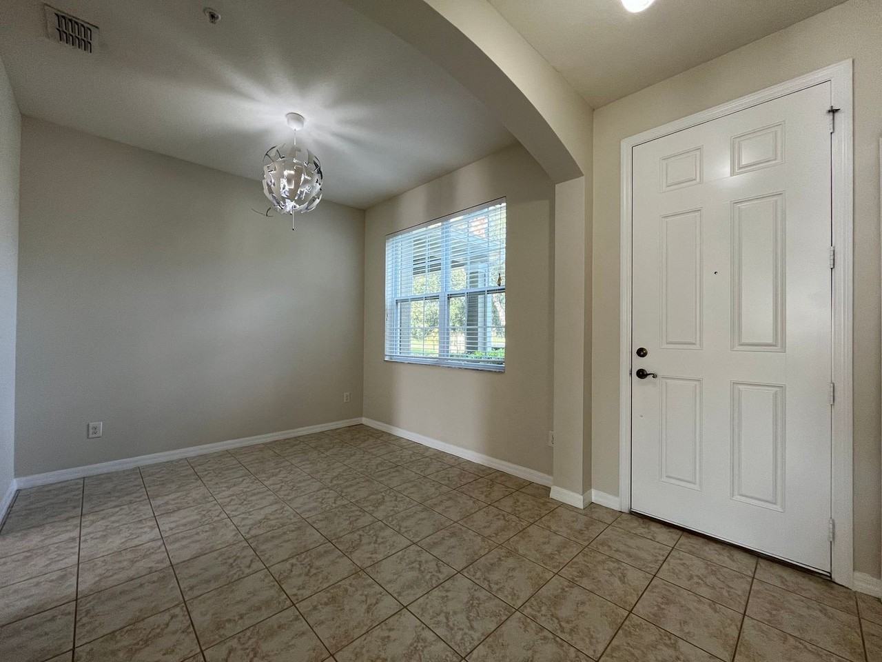 10140 Sandstone Pond Way - Photo 4 of 33