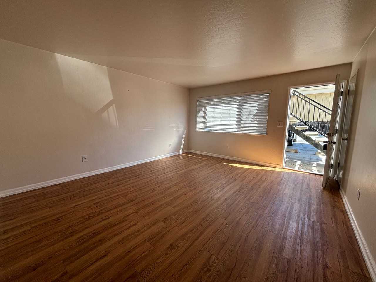 780 Busby Court - Photo 3 of 8