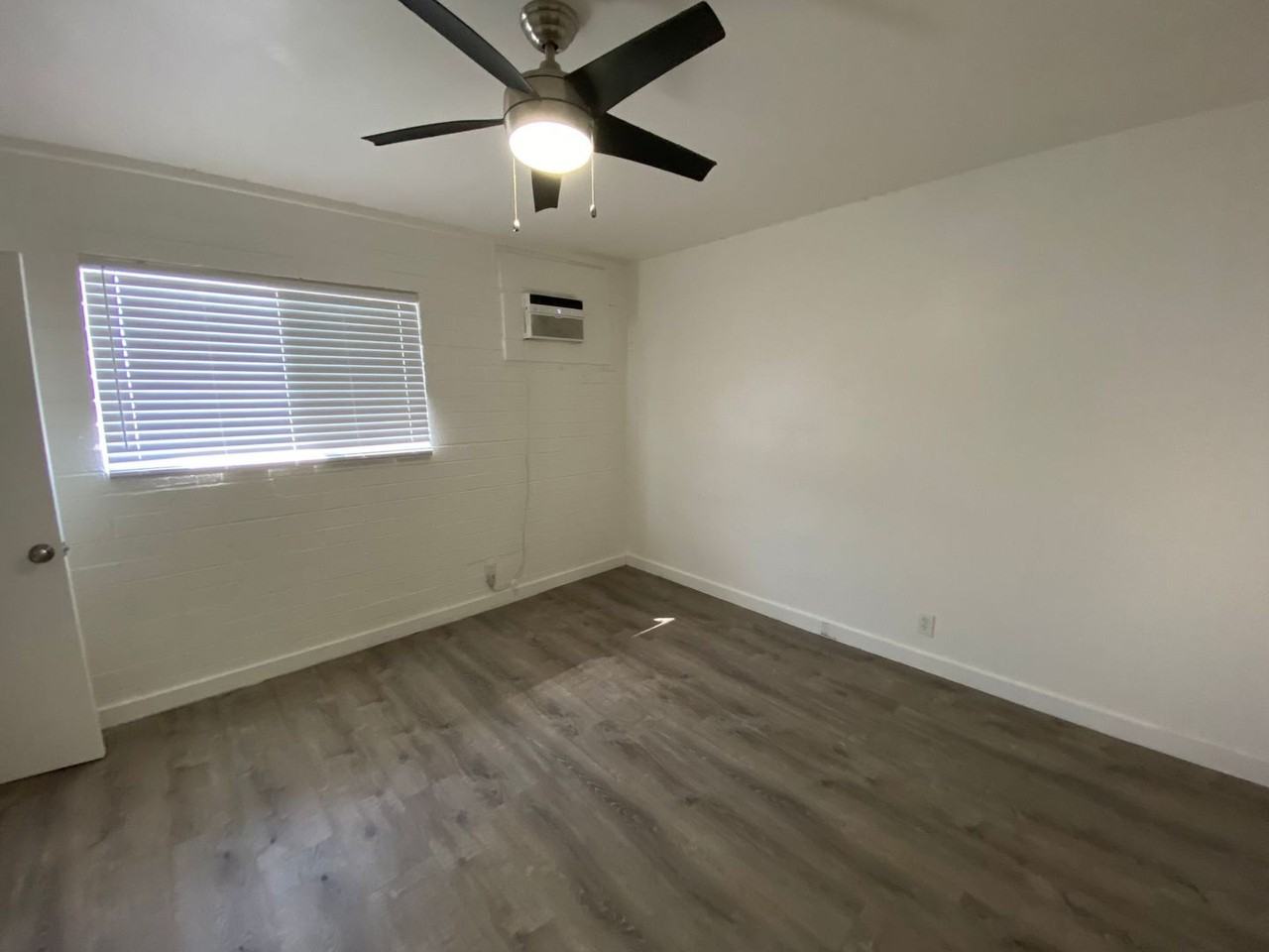 Rothko - Photo 5 of 7