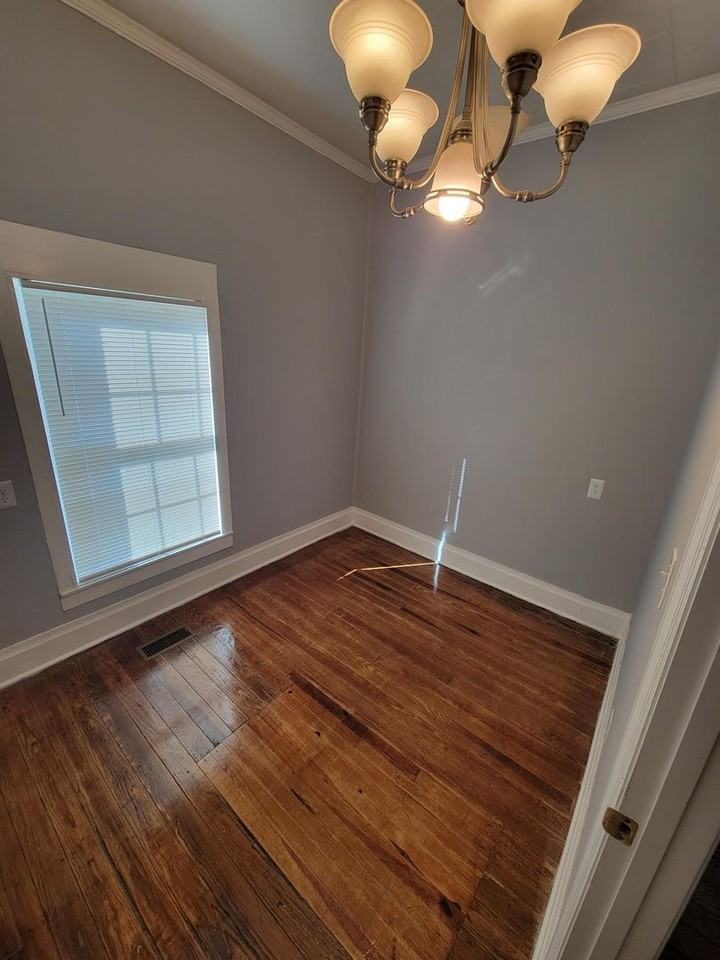 1013 Attica St - Photo 7 of 16