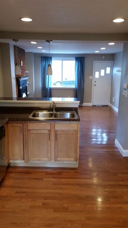 1823 Jane St - Photo 5 of 12