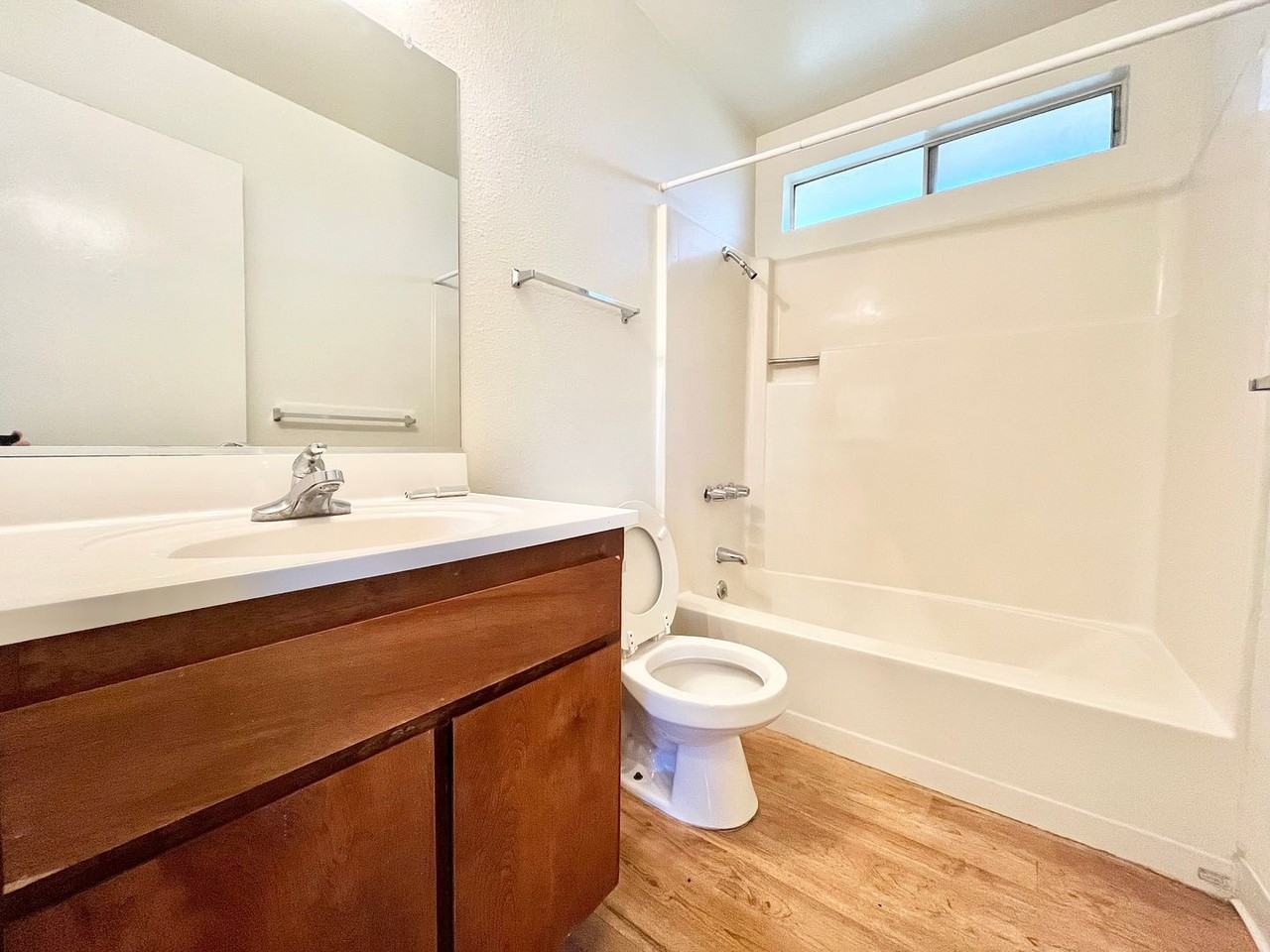 635 W 6th Avenue - Photo 6 of 10