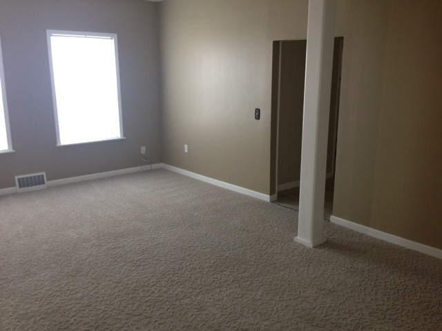 415 Barnett Ave - Photo 4 of 19