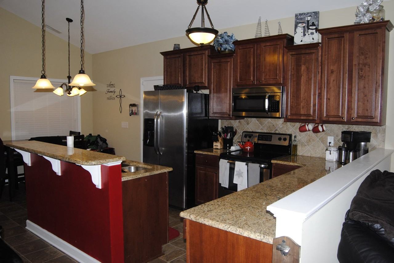 210 Twilight Dr - Photo 5 of 17