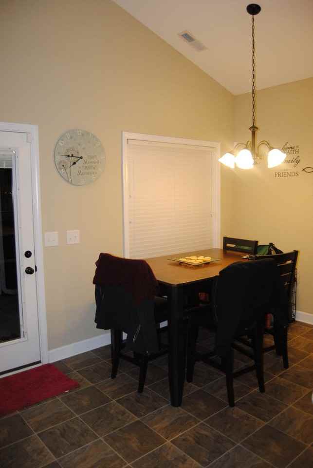 210 Twilight Dr - Photo 7 of 17