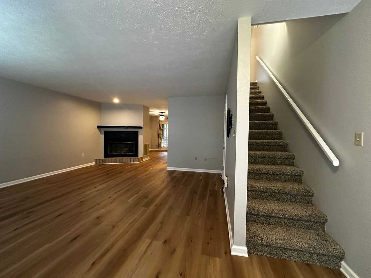 1214 Secretariat Dr - Photo 3 of 32