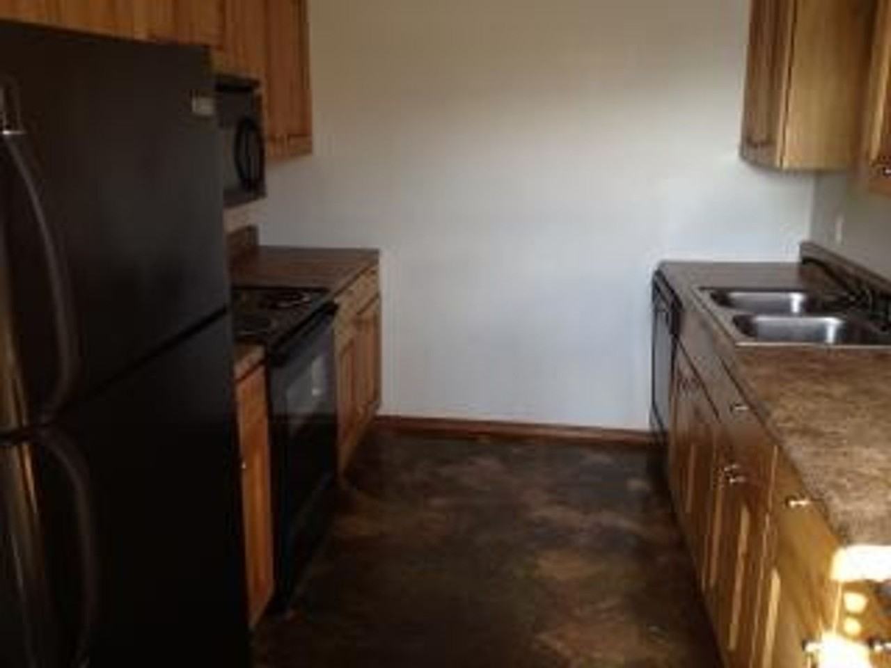 1210 Cottonwood - Photo 3 of 5