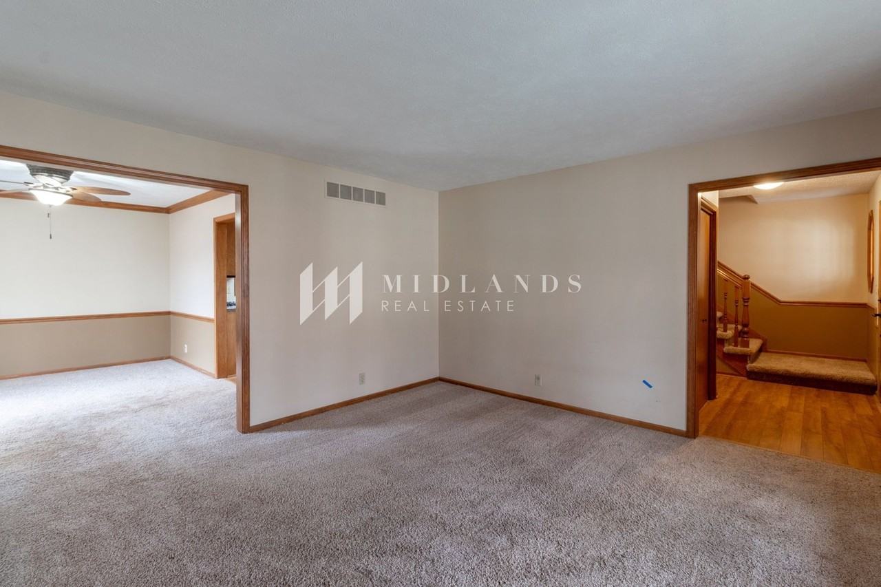 11773 Amos Gates Dr - Photo 3 of 32