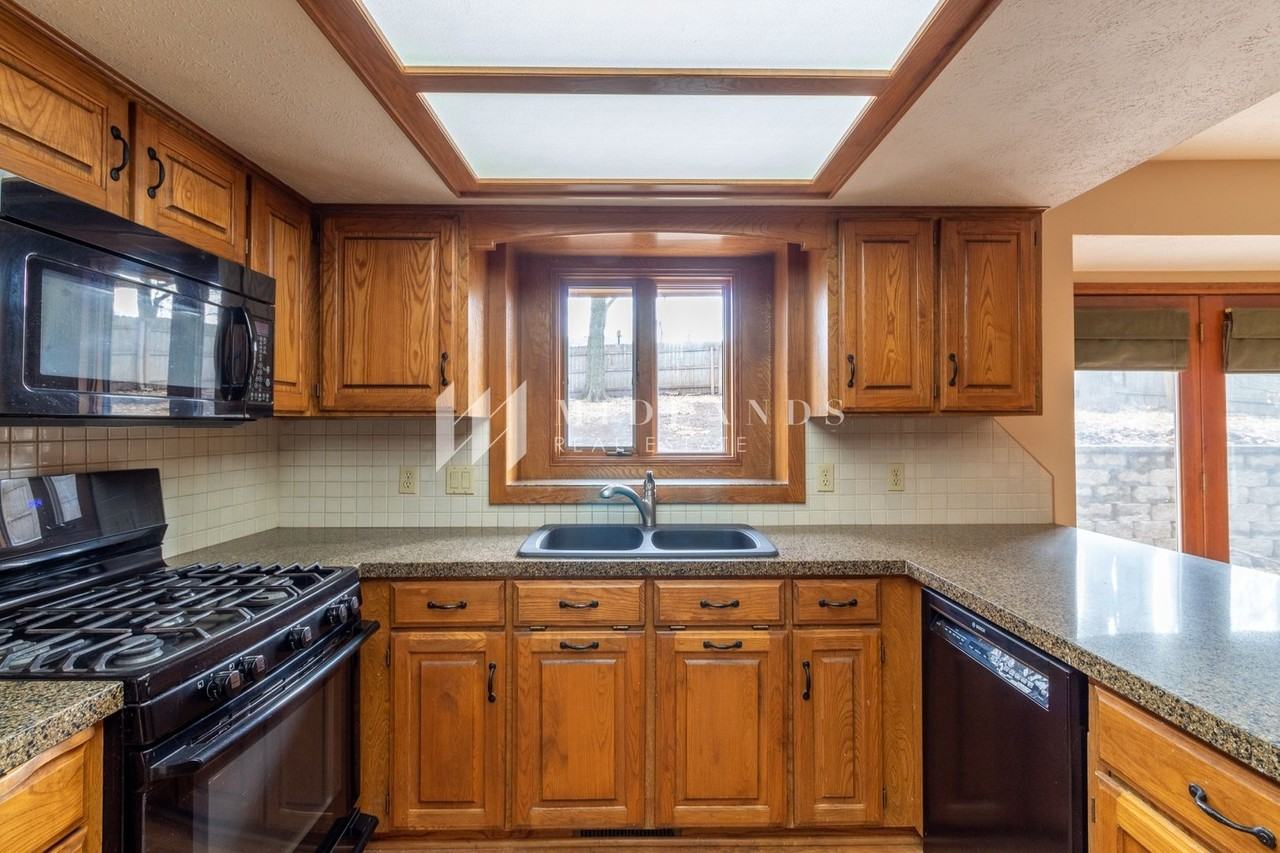 11773 Amos Gates Dr - Photo 7 of 32