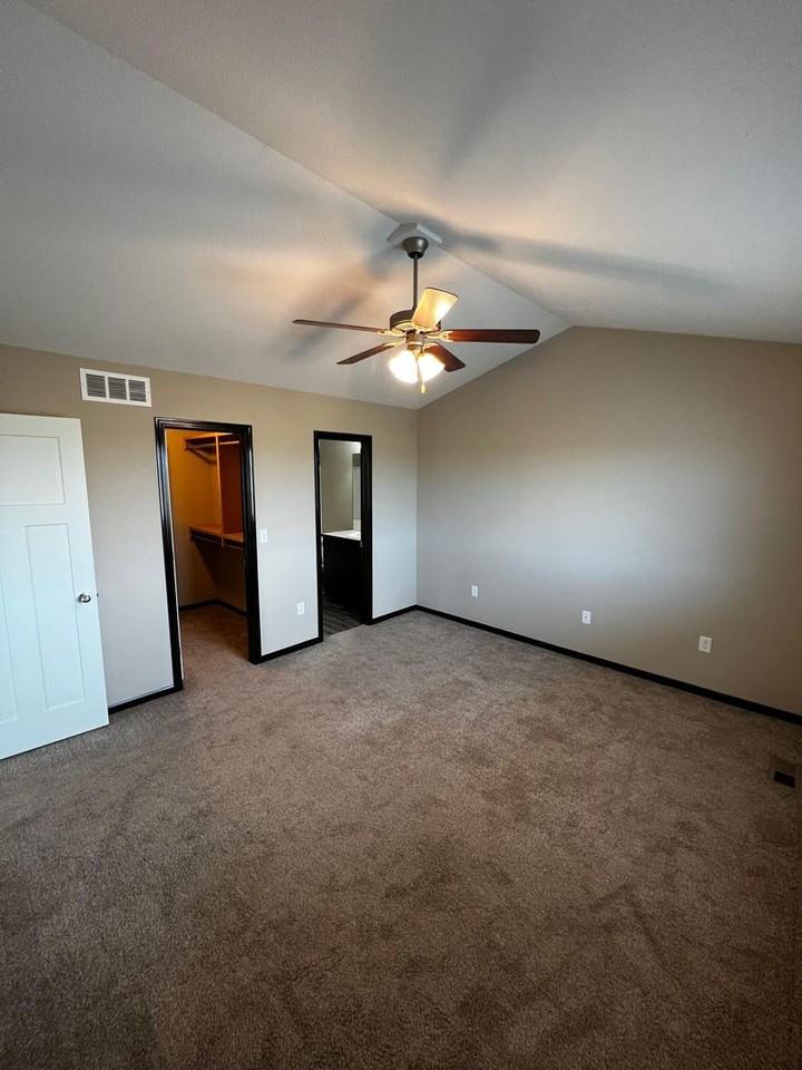 2115/17 E Meadow Hill St - Photo 2 of 12