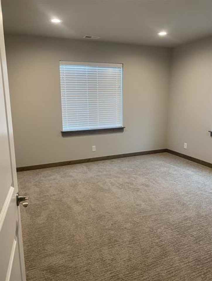 1313 Fozzie Lane - Photo 5 of 10