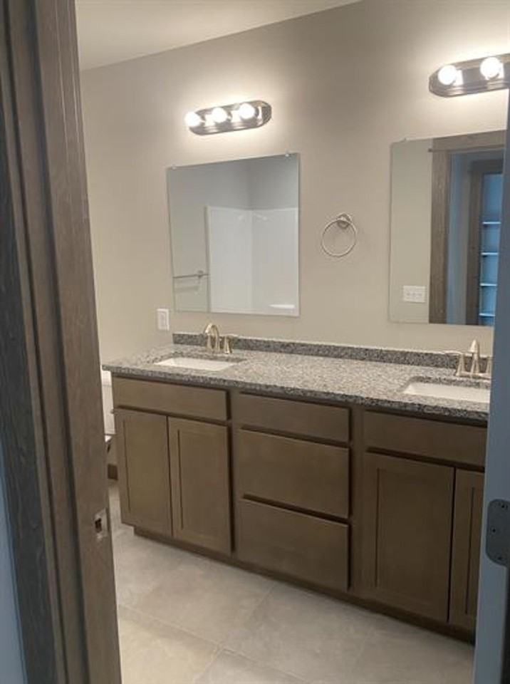 1313 Fozzie Lane - Photo 6 of 10