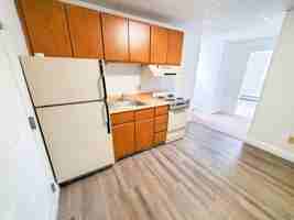 featured image of 320 W 8th St