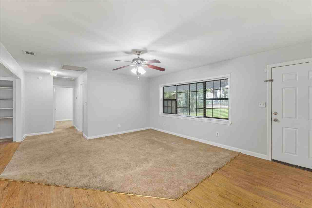 103 Chapel Dr - Photo 4 of 36