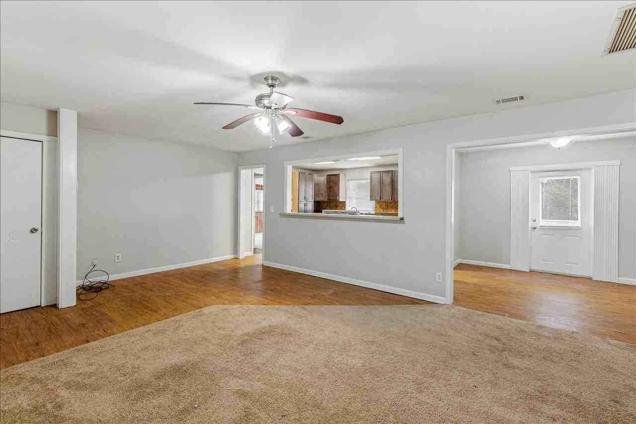 103 Chapel Dr - Photo 7 of 36