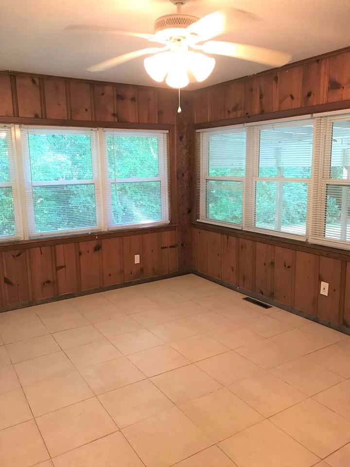 215 Bamboo Dr - Photo 6 of 10