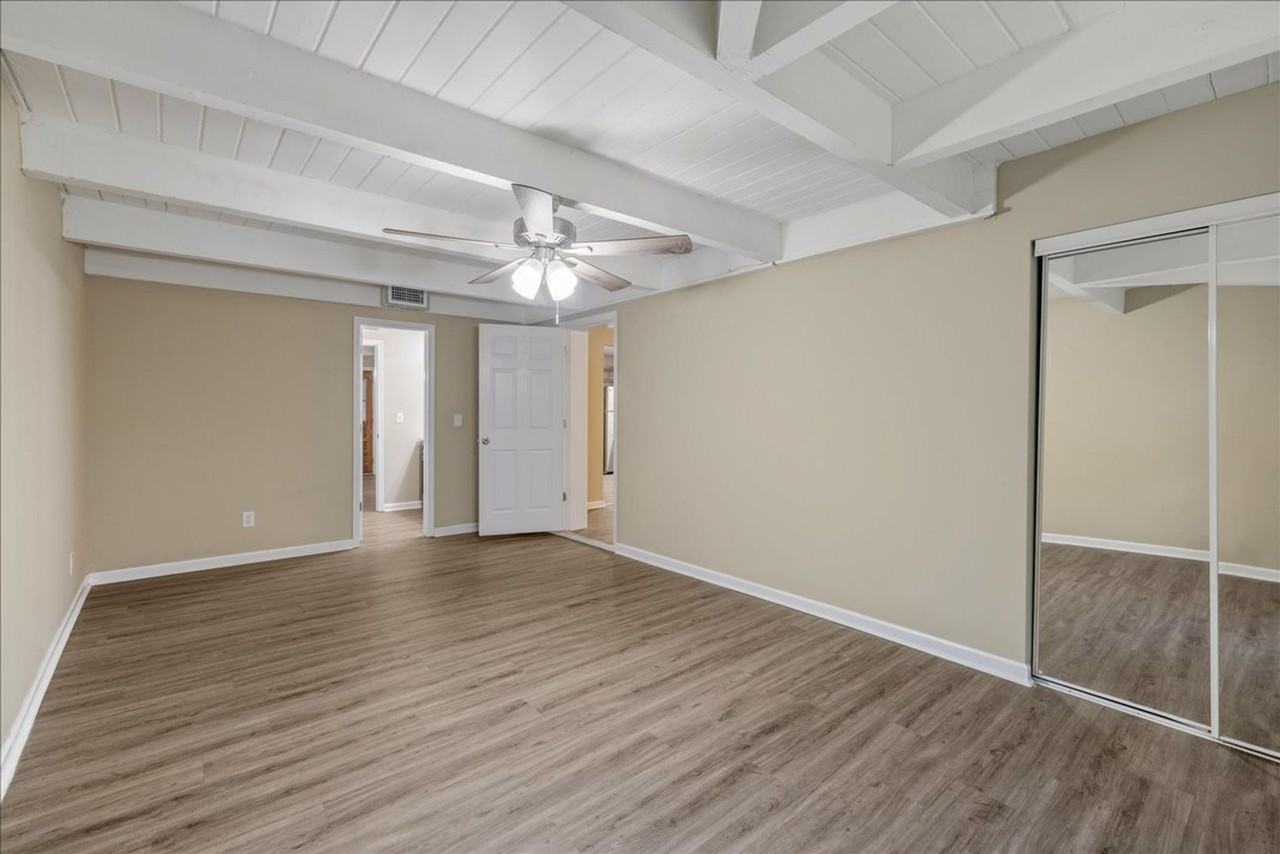 207 Iris Cir - Photo 2 of 45