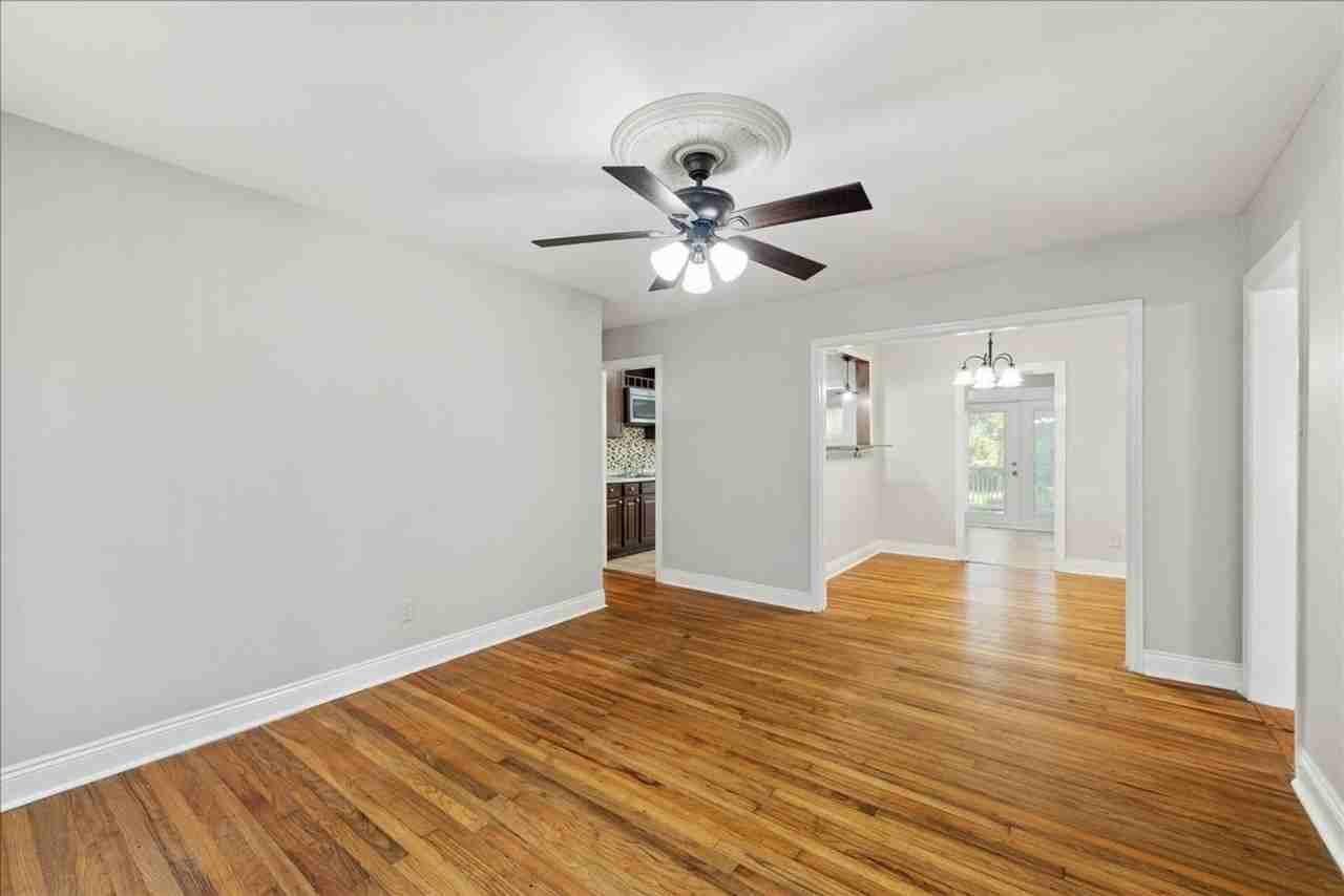 1916 Blackburn Ave - Photo 3 of 40