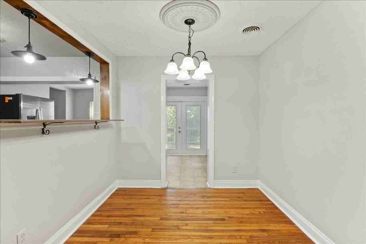 1916 Blackburn Ave - Photo 7 of 40