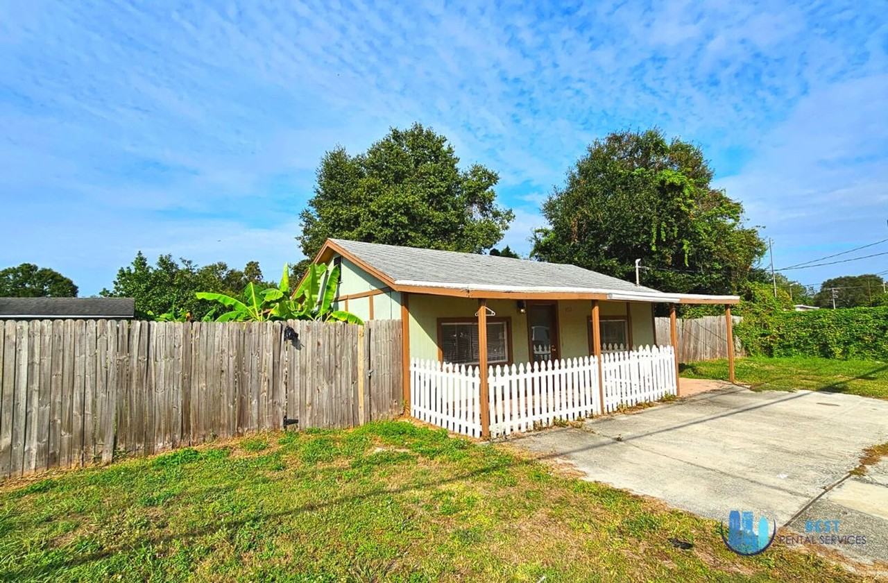 832 N Combee Rd - Photo 3 of 21