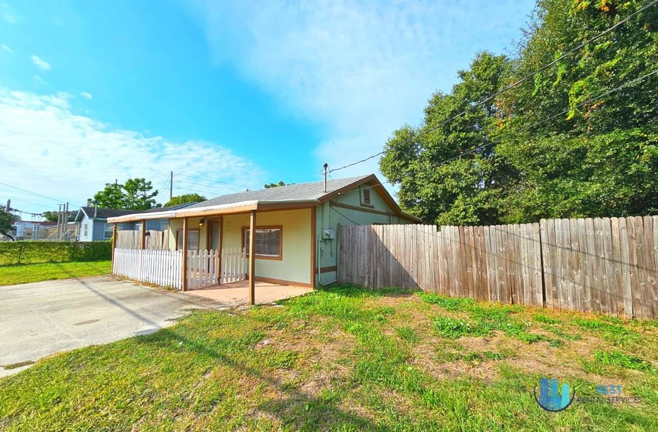 832 N Combee Rd - Photo 6 of 20
