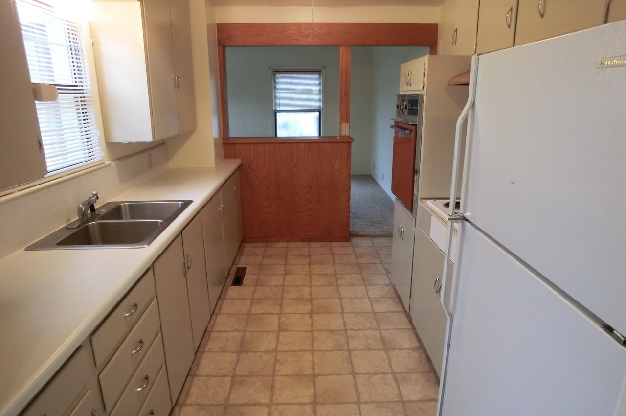 2627 Sw Allen Creek Rd - Photo 5 of 9