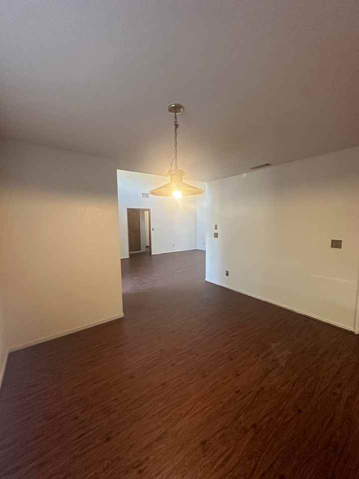 4703 W Cypress Ave - Photo 4 of 11