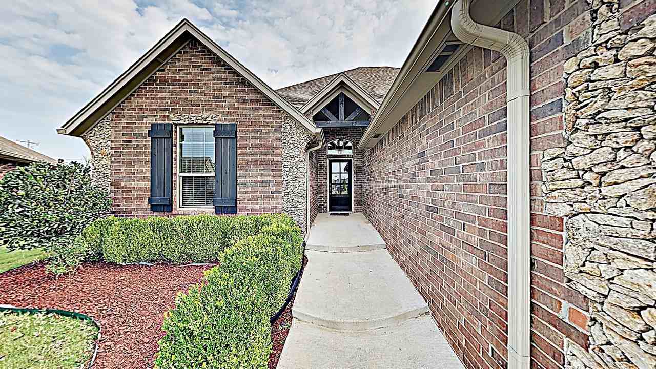 17332 Hardwood Pl - Photo 2 of 24