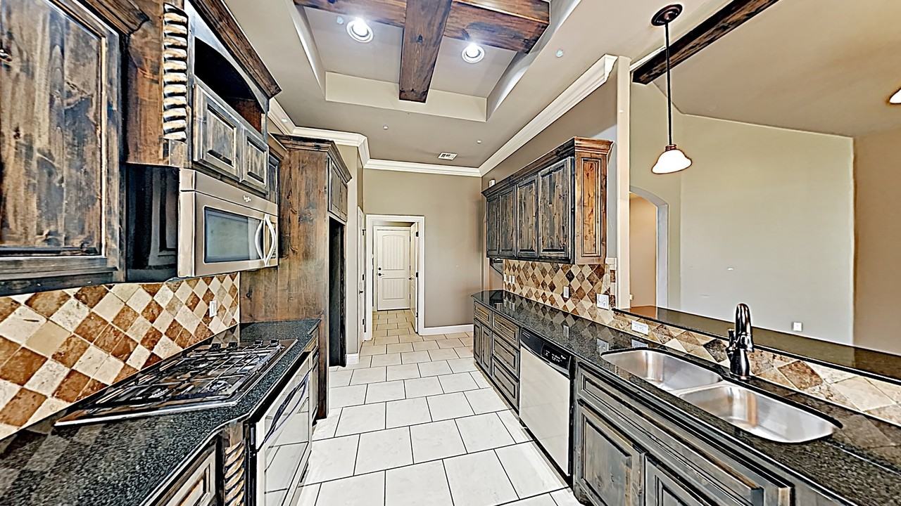 17332 Hardwood Pl - Photo 7 of 24